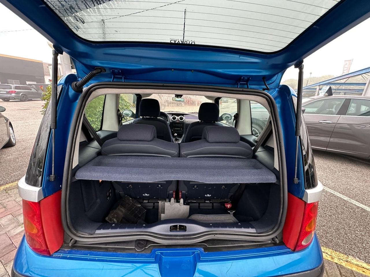 Peugeot 1007 Neopatentati 69€ al mese