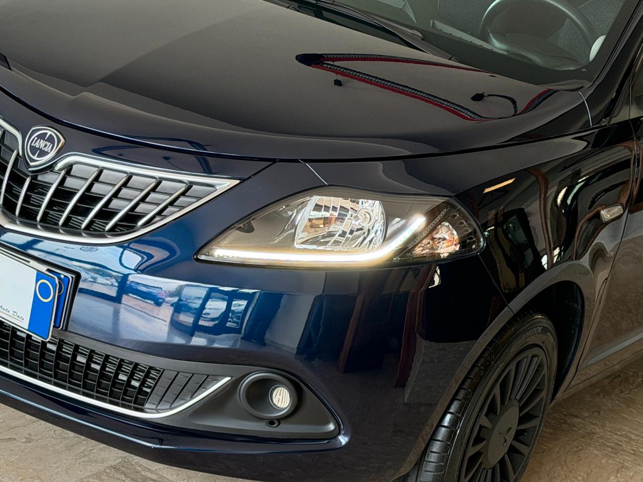 Lancia Ypsilon 1.0 FIREFLY 70 cv. Hybrid SILVER