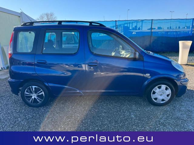 TOYOTA Yaris Verso 1.3i 16V cat Luna '03