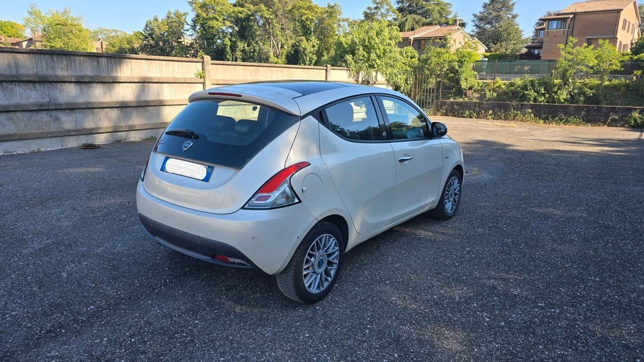 Lancia Ypsilon 1.2 69 CV 5 porte GPL Ecochic Platinum