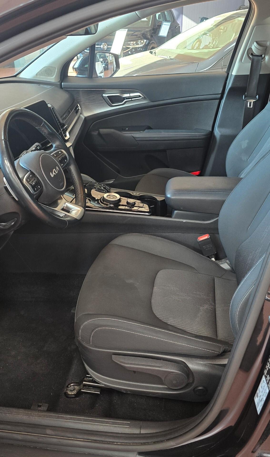 Kia Sportage 1.6 T-GDi HEV 239 CV (176 kW) AT6 AWD – Il SUV Premium Tecnologico Integrale