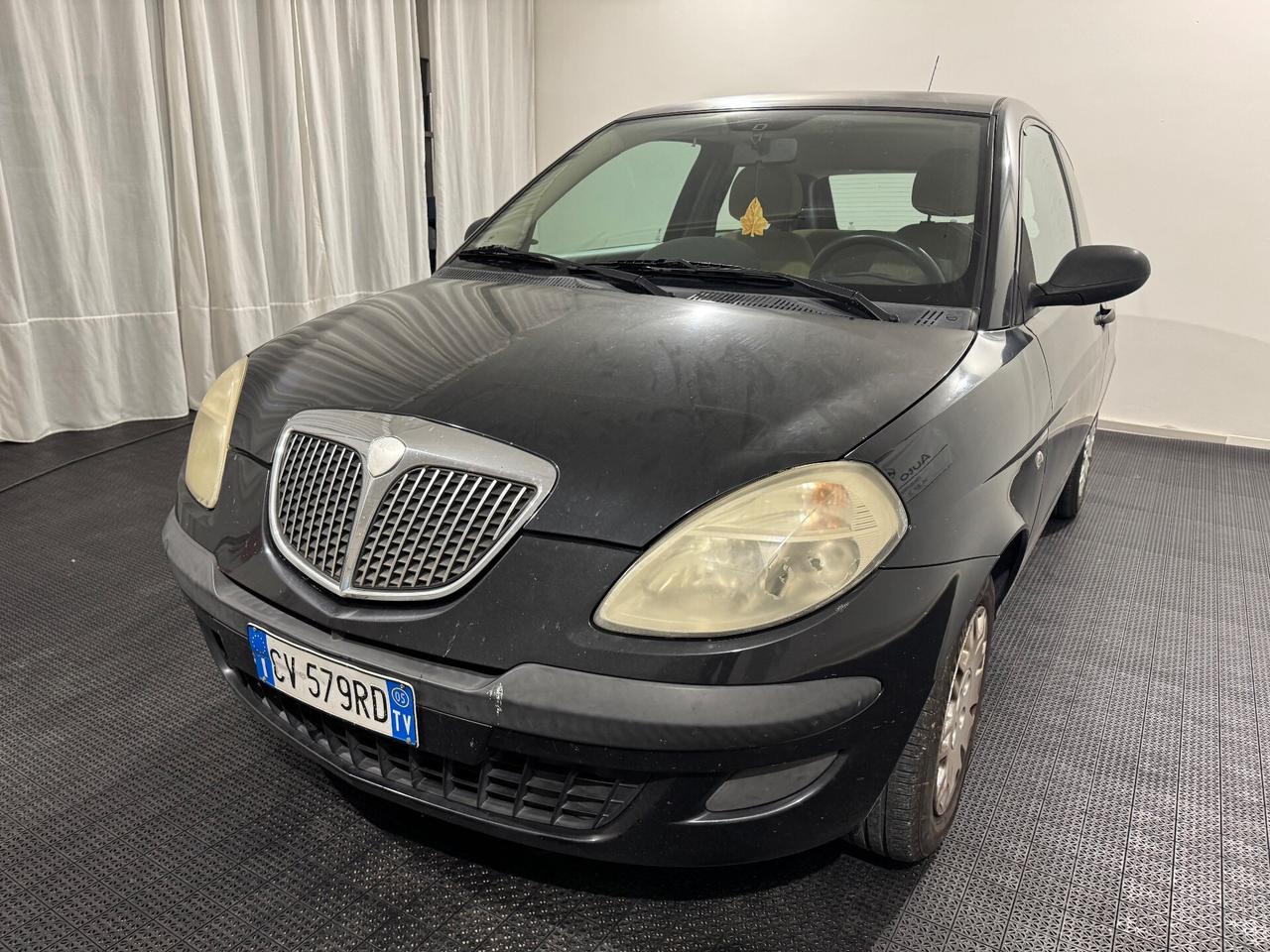Lancia Ypsilon 1.2 16V Argento