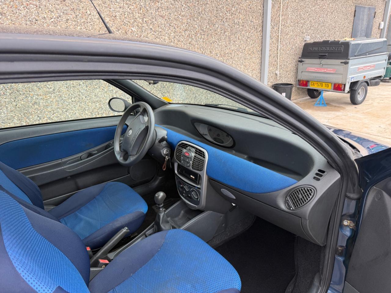 LANCIA Y ELEFANTINO 1.2 BENZINA CLIMA FUNZIONA