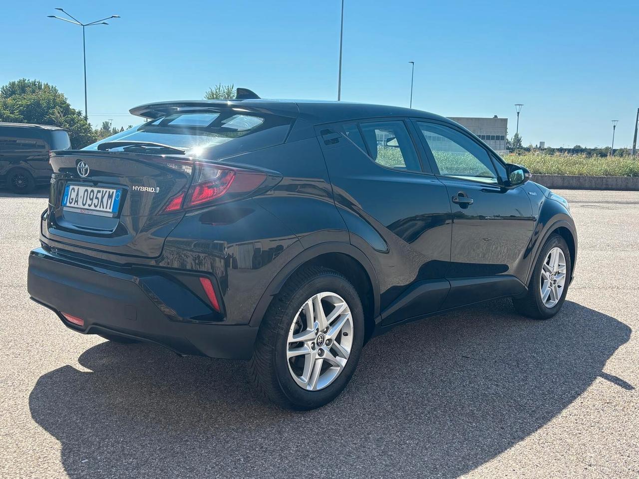 Toyota C-HR 1.8 Hybrid E-CVT Business