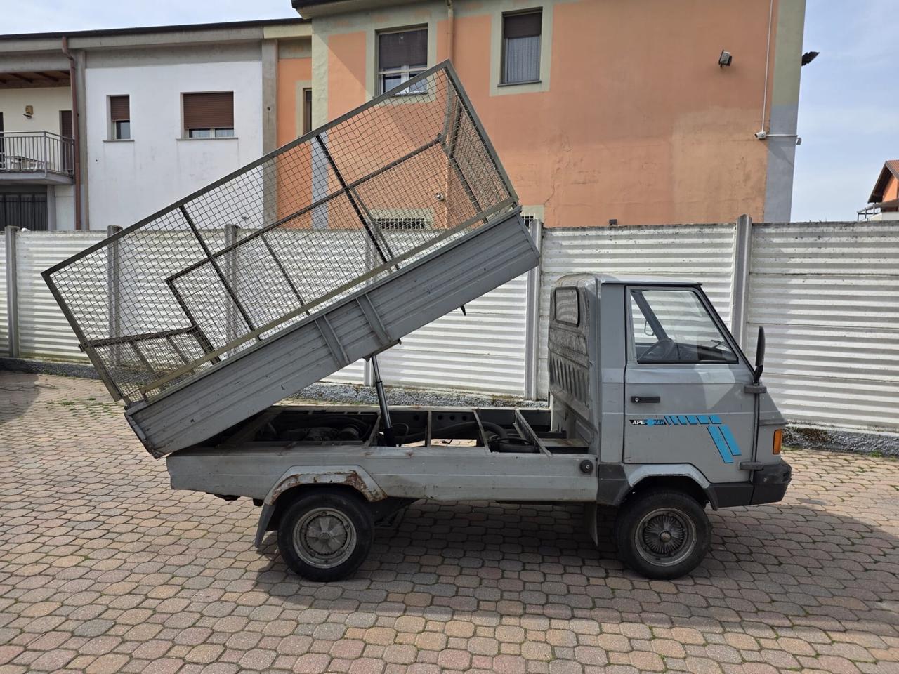Piaggio Poker Ape 422 cilindra 14.5kw. - 19.7cv. Ribaltabile