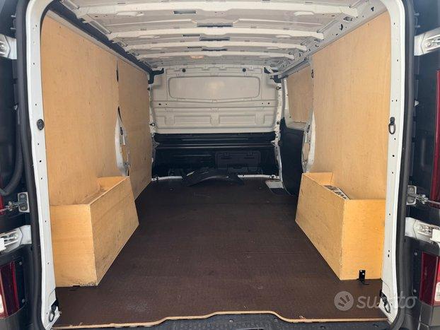 Renault Trafic 2.0 dCi 120CV Furgone anno 2020 SOL