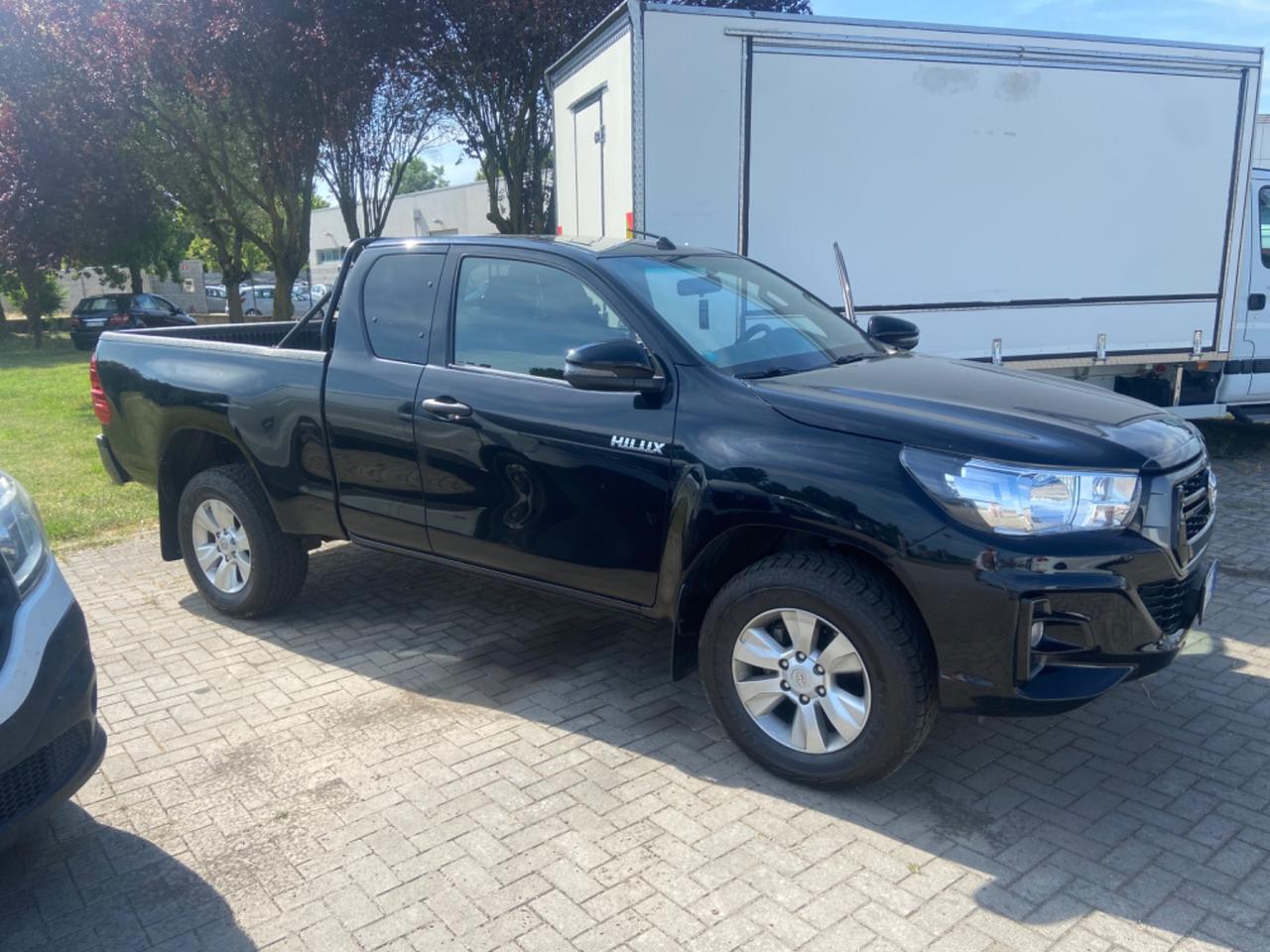 Toyota Hilux 2.4 D-4D 4WD 2 porte Extra Cab Lounge