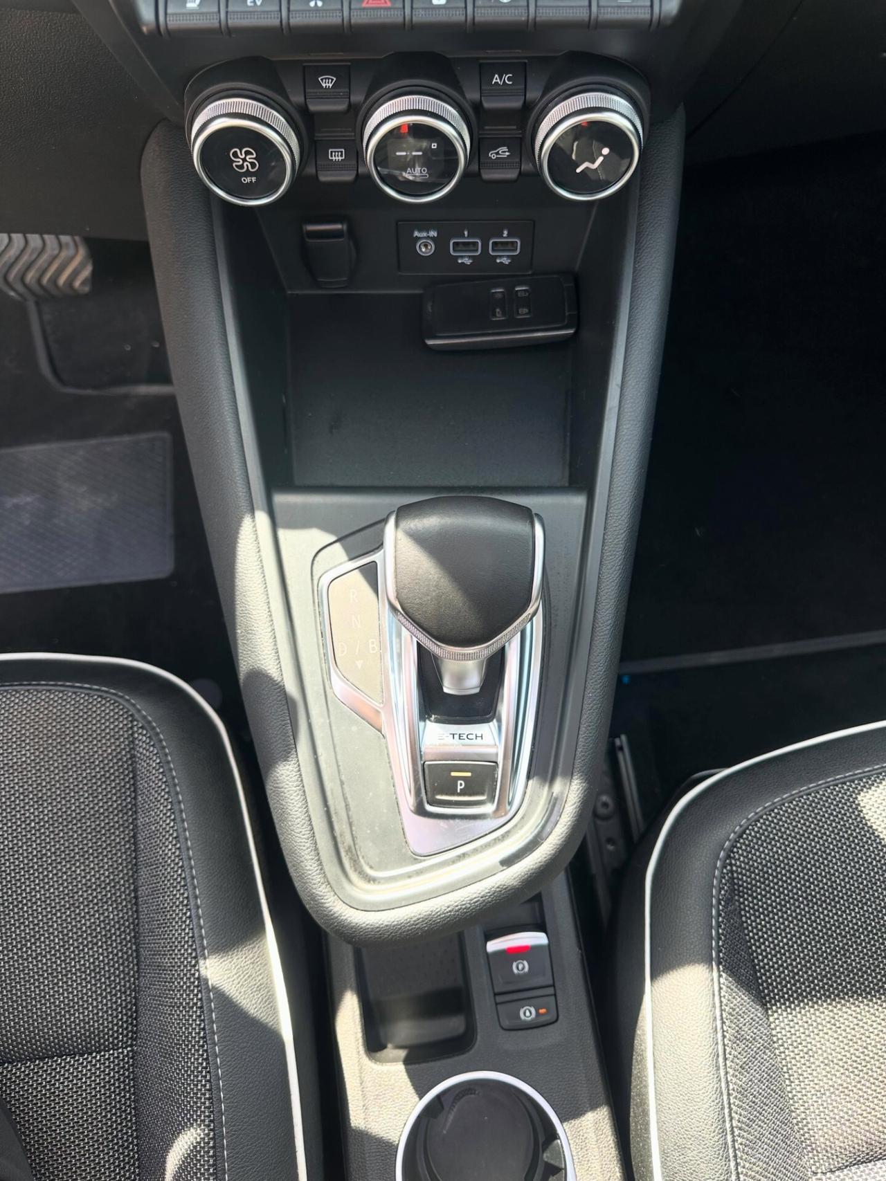 Renault Captur Plug-in Hybrid E-Tech 160 CV Initiale Paris