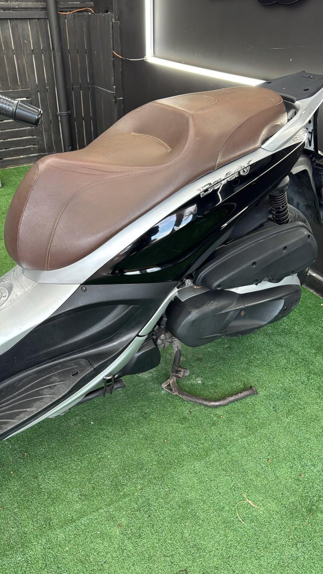 Piaggio Beverly 350
