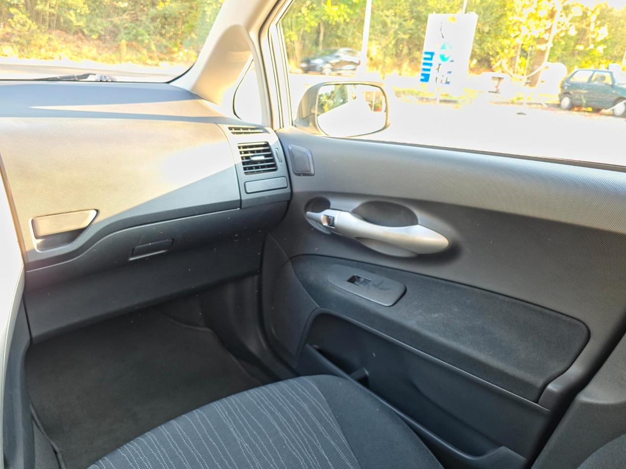 Toyota Auris 2.0 D-4D DPF 5 porte Sol CV-126 E4 Manuale NEO 2007