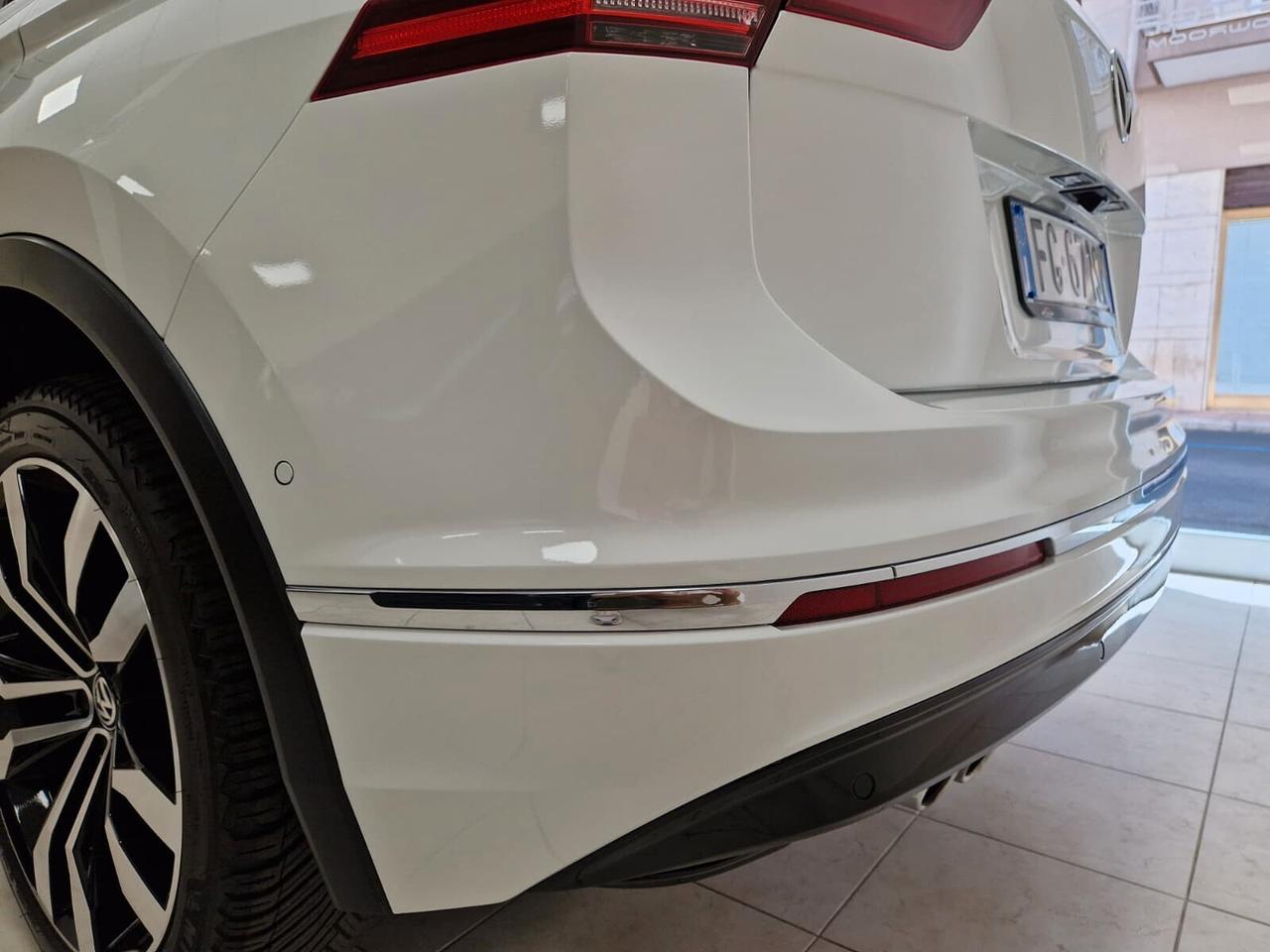 Volkswagen Tiguan 2.0 TDI 150 CV SCR 4MOTION R LINE TETTO APRIBILE