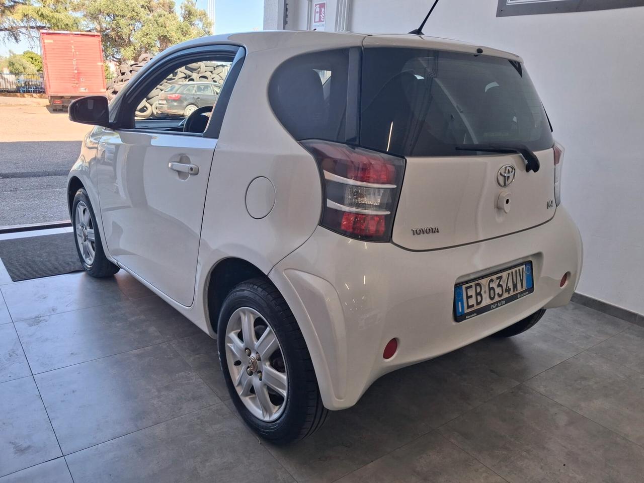 Toyota iQ 1.0 Sol