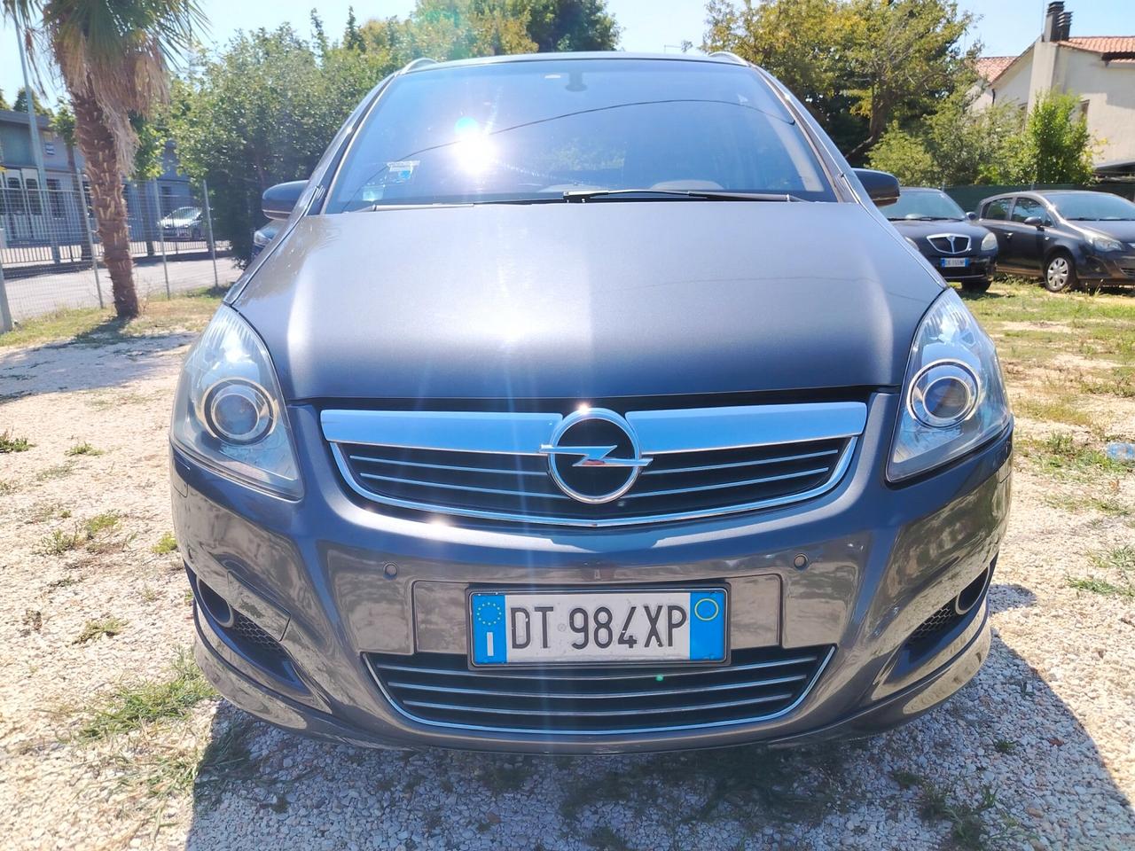 Opel Zafira 1.8 16V VVT Easytronic Cosmo