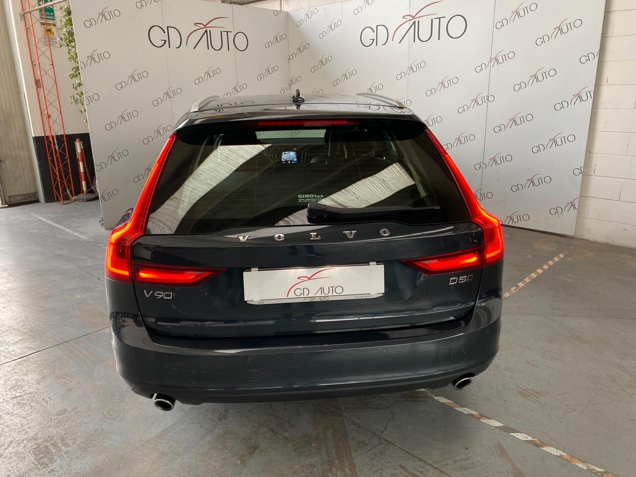 Volvo V90 D5 AWD Geartronic Momentum