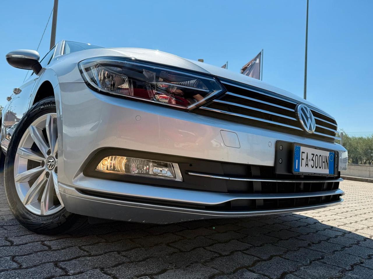 Volkswagen Passat 1.6 TDI Comfortline BlueMotion Technology - ok neopatentati -