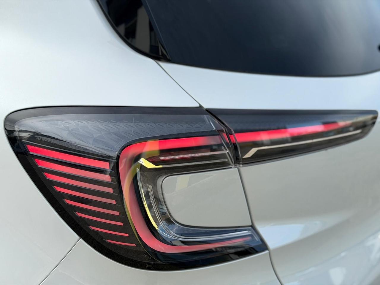 Renault Captur Mild Hybrid 160 CV EDC Techno