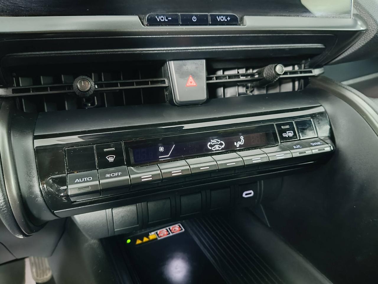 TOYOTA C-HR II 2023 - C-HR 1.8 hev Trend fwd e-cvt