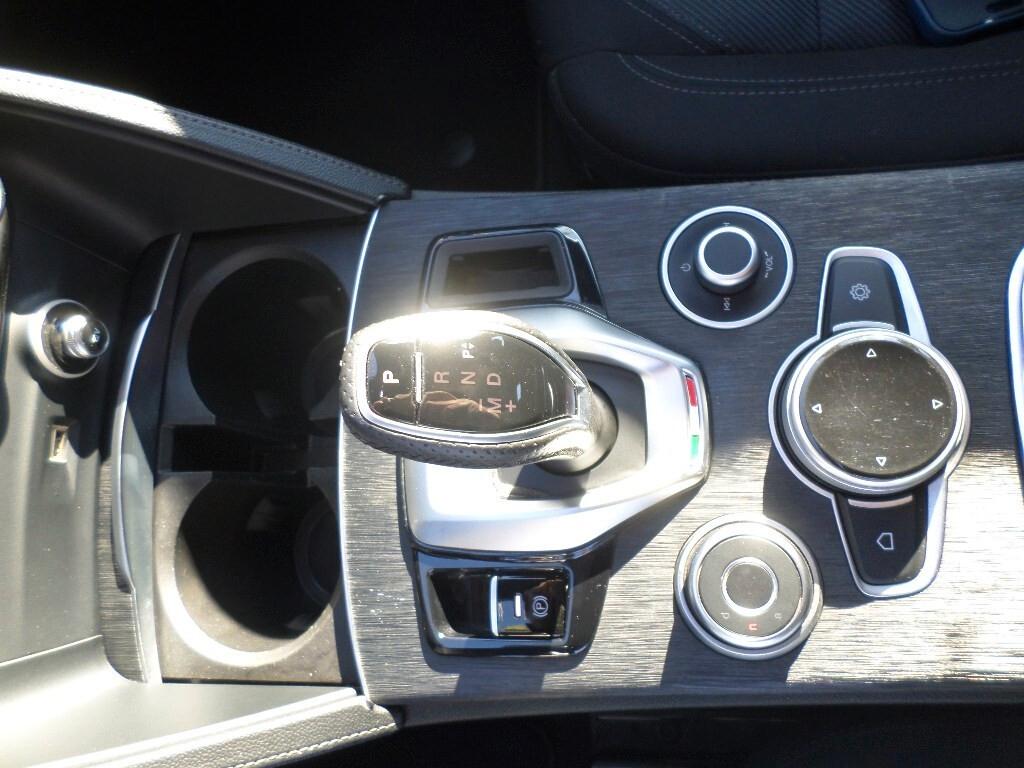 Alfa Romeo Stelvio 2.2 Turbodiesel 160 CV AT8 RWD Business