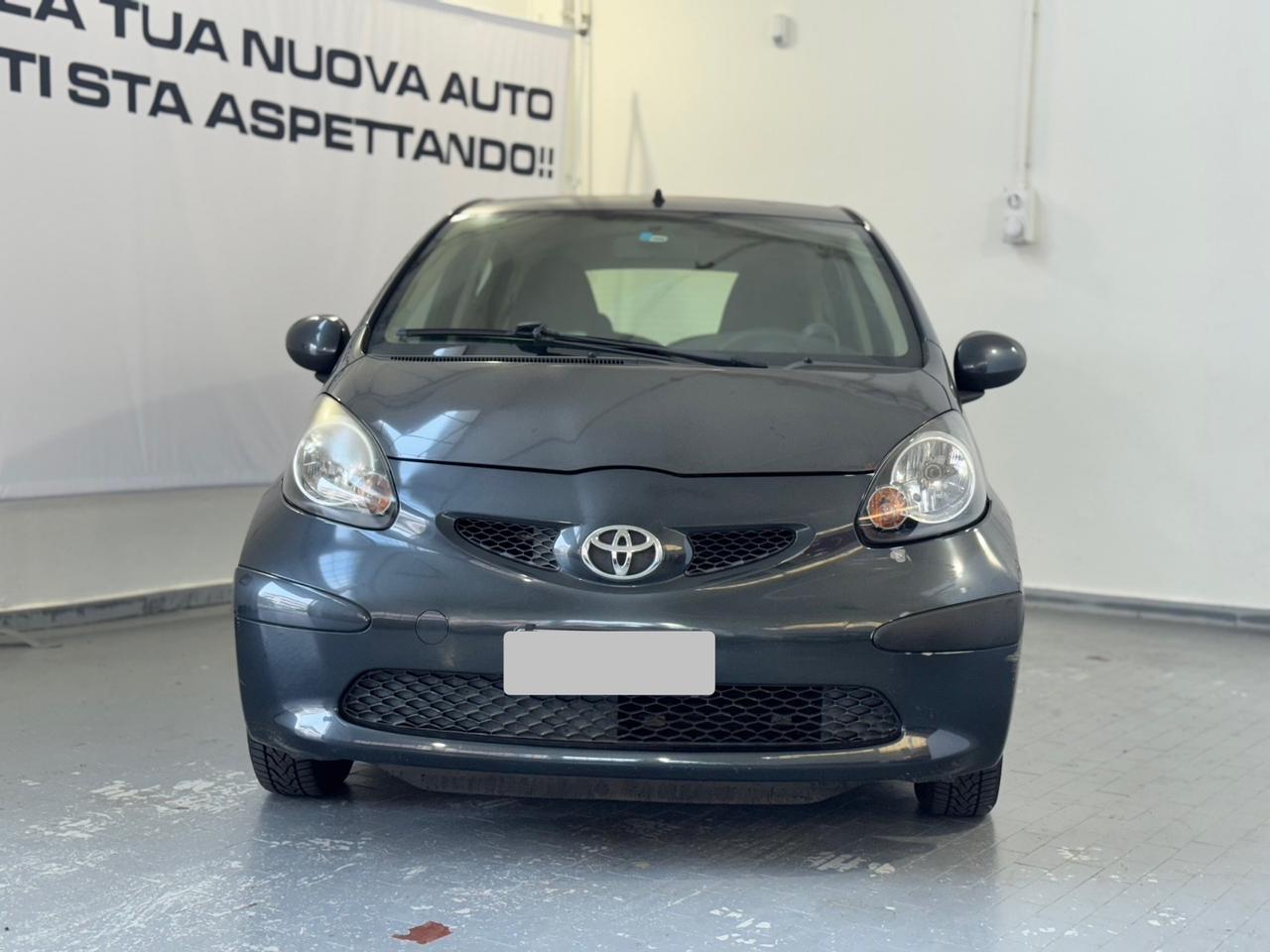 Toyota Aygo 1.0 12V VVT-i 5 porte Sol
