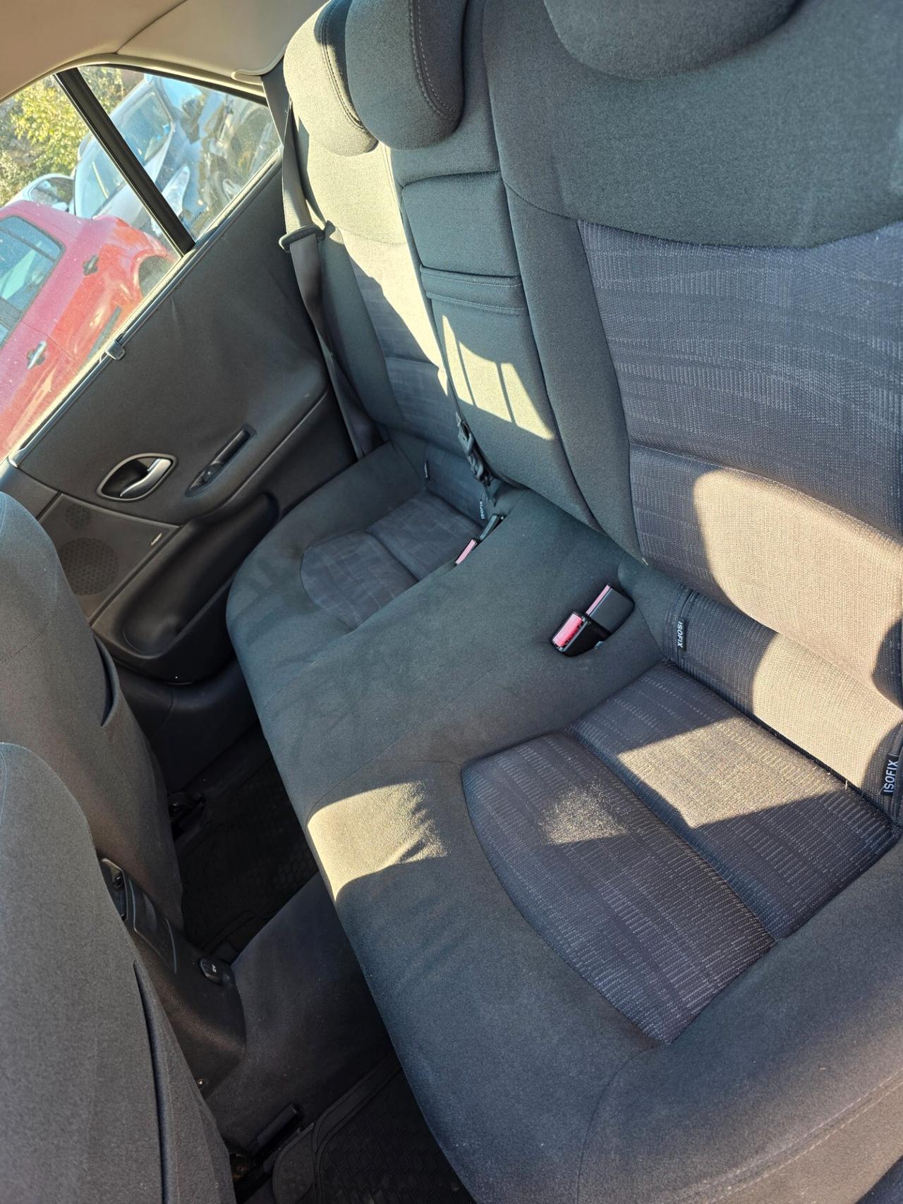 Renault Laguna 1.6 16V Teknos