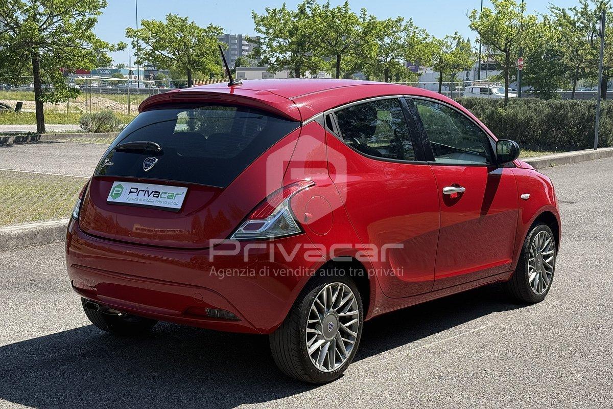 LANCIA Ypsilon 1.2 69 CV 5 porte GPL Silver