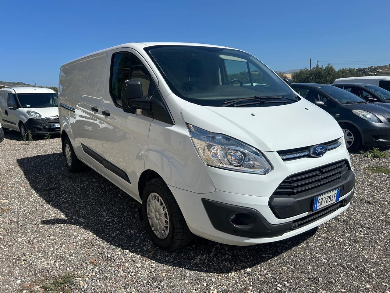 Ford Transit Custom Passo Lungo