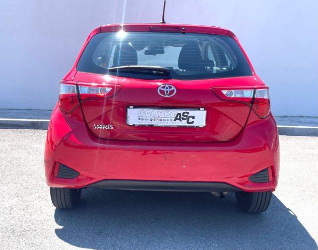 TOYOTA Yaris 1.0 BENZ 72 CV 5 porte Cool ADATTA A NEOPATENTATI
