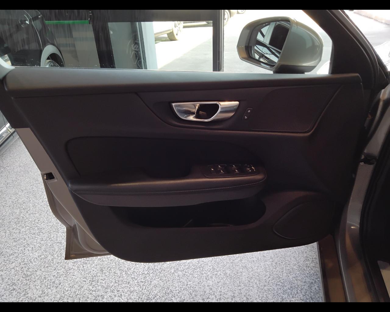 VOLVO V60 II 2019 - V60 2.0 d3 Business Plus geartronic my20