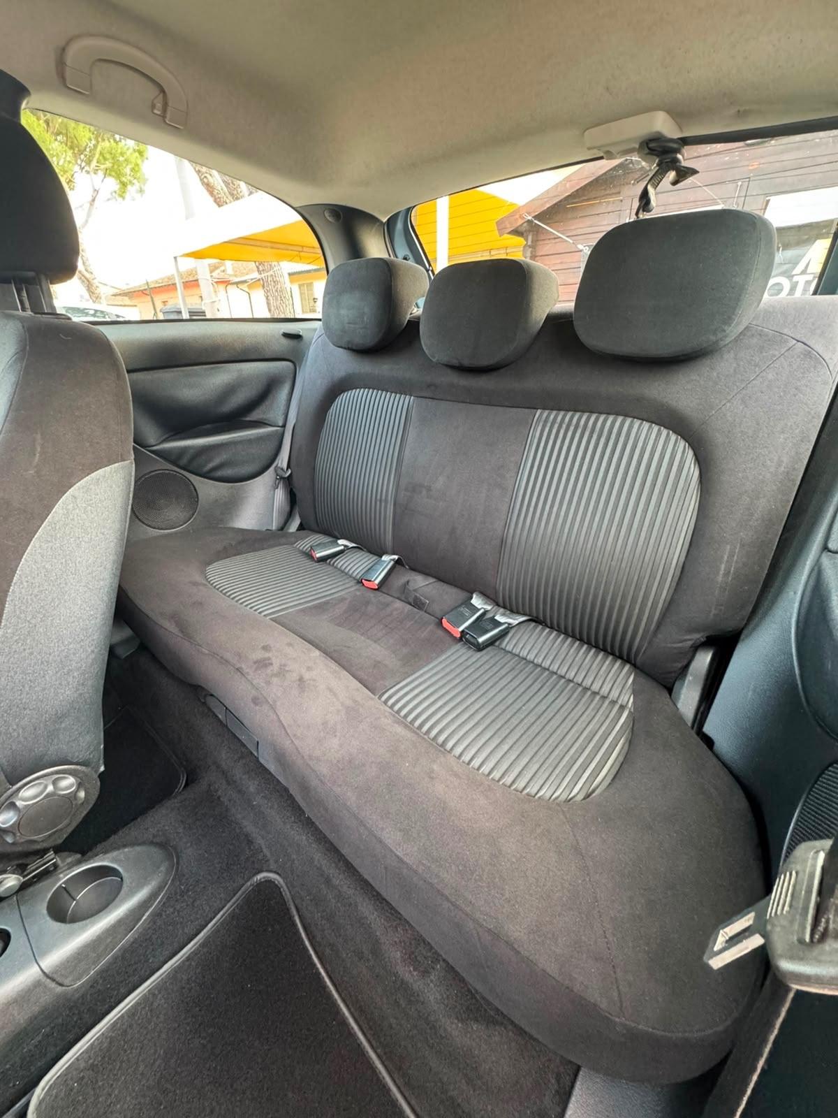 Lancia Ypsilon 1.3 MJT 75 CV MomoDesign