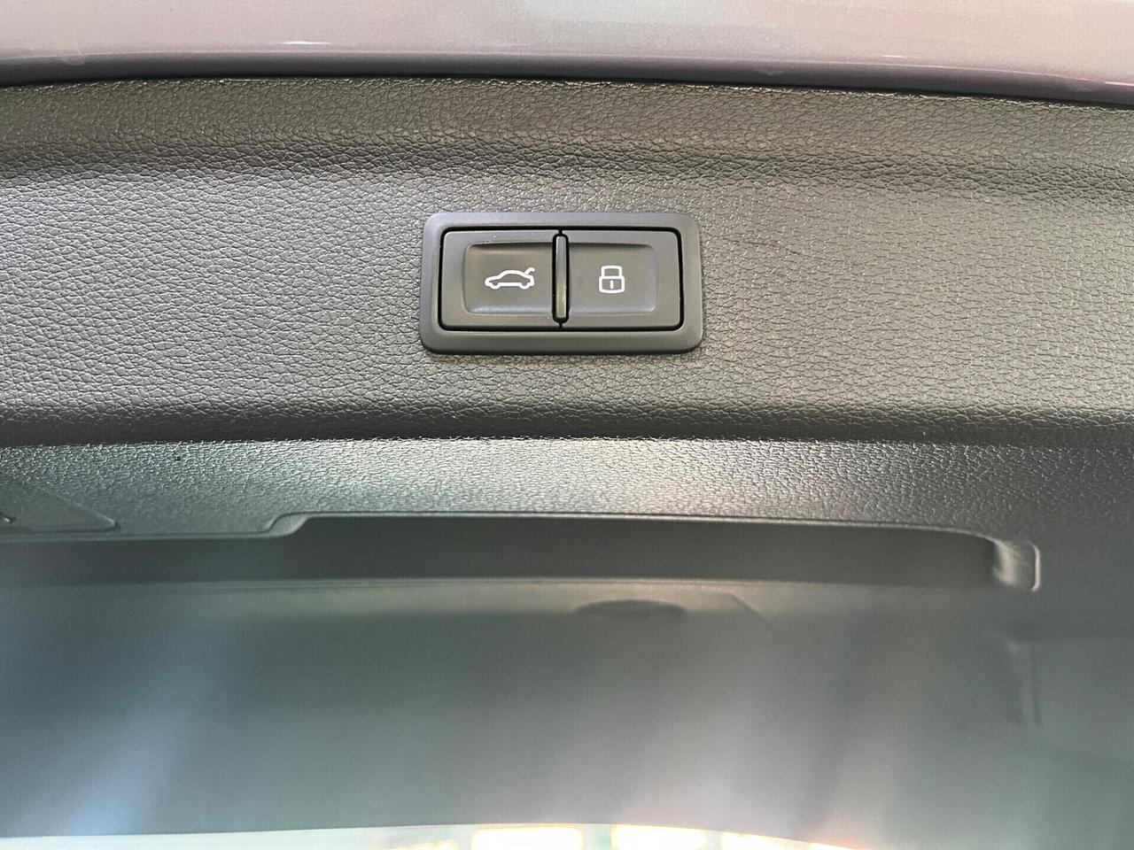 Audi Q3 35 2.0 tdi Business s-tronic 92.000 KM!!