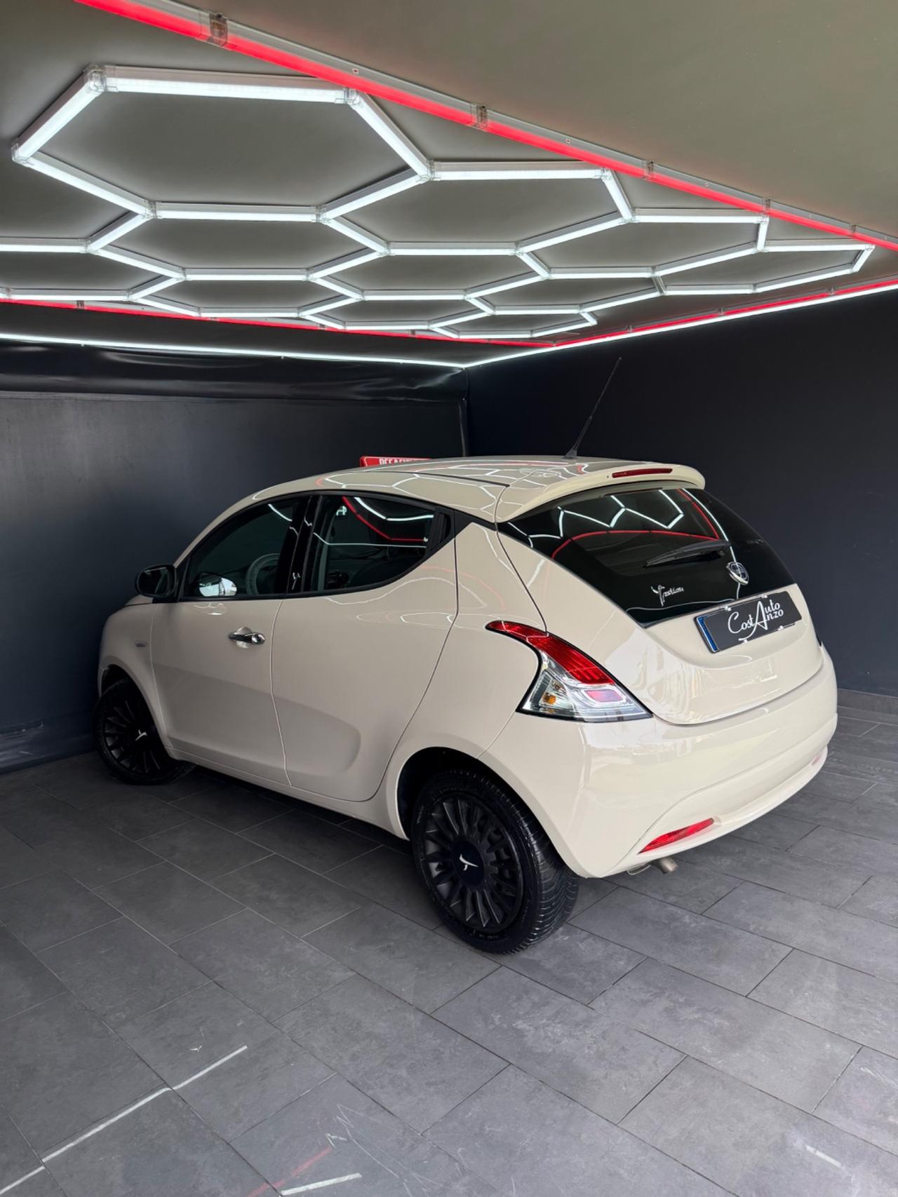 Lancia Ypsilon 1.3 MJT 95 CV Platinum 2016