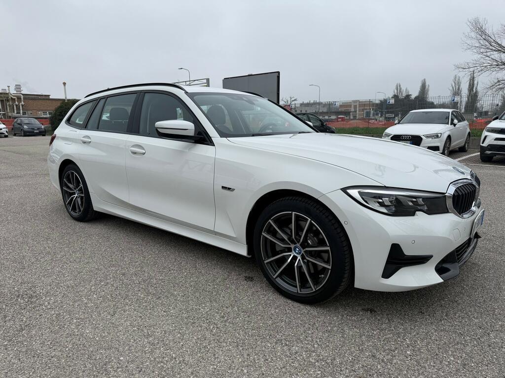 BMW Serie 3 Touring 320 e Sport Steptronic