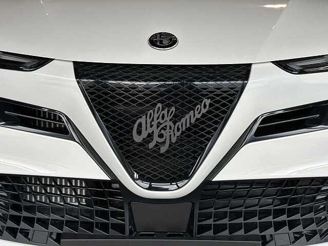 Alfa Romeo Junior 1.2 136 CV Hybrid eDCT6 KM ZERO