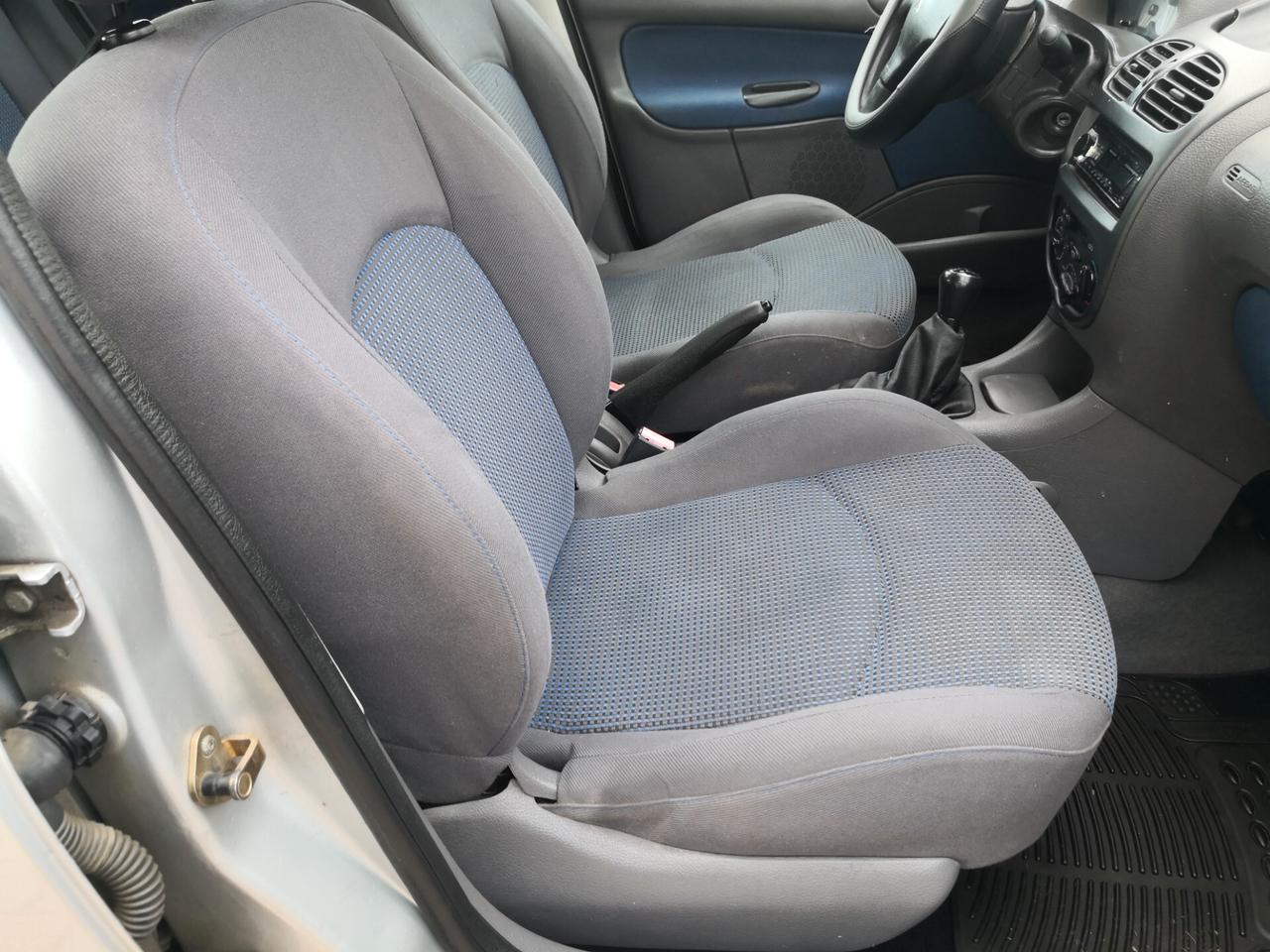Peugeot 206 1.4 5p neopatentati clima