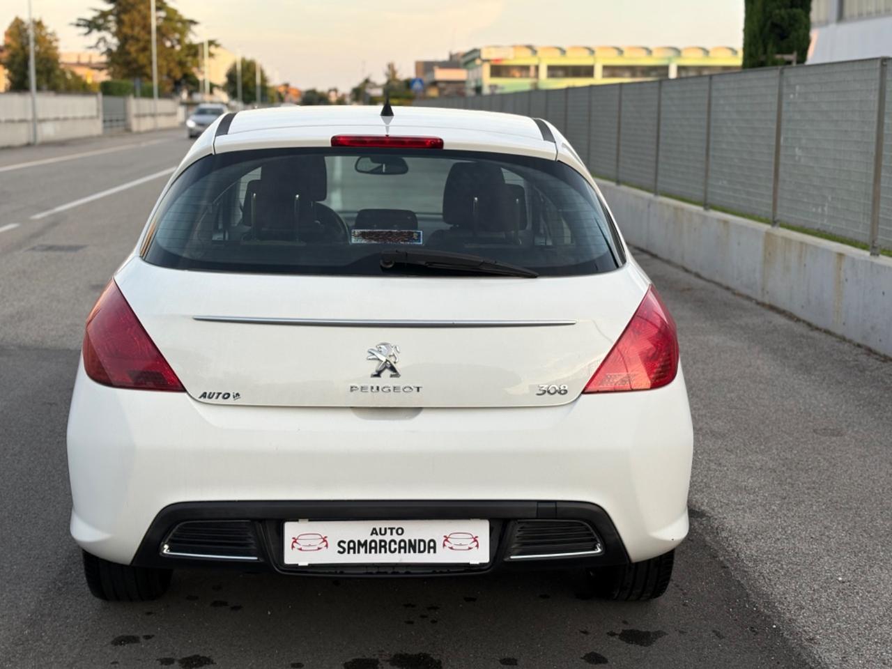 Peugeot 308 1.6 8V HDi 93CV 5p 2012