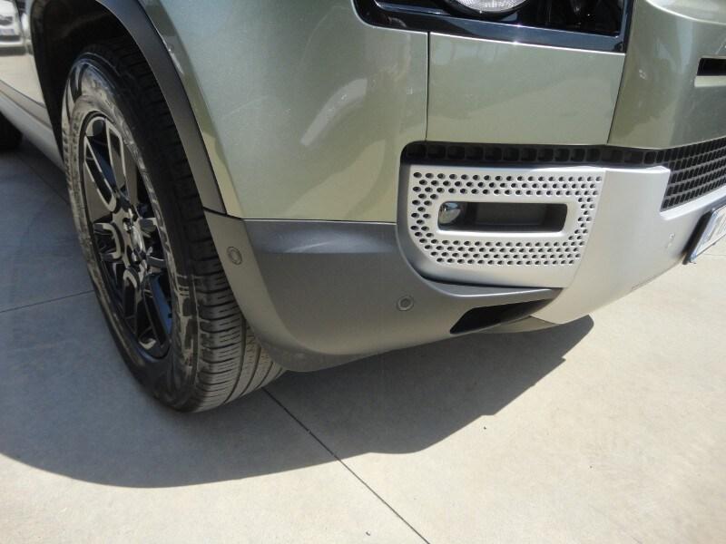 LAND ROVER Defender (2019) Defender 110 3.0D I6...