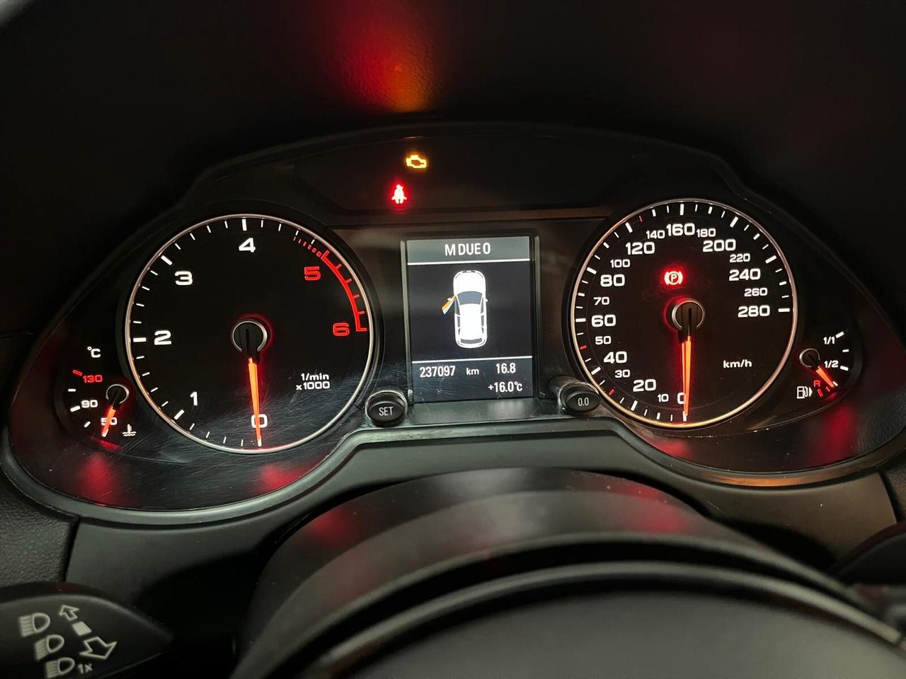 Audi Q5 2.0 TDI 150 CV clean diesel Business