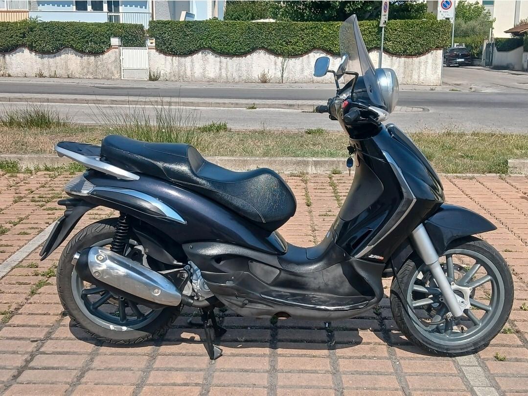 Piaggio Beverly 250 i e PERMUTO AUTO / MOTO