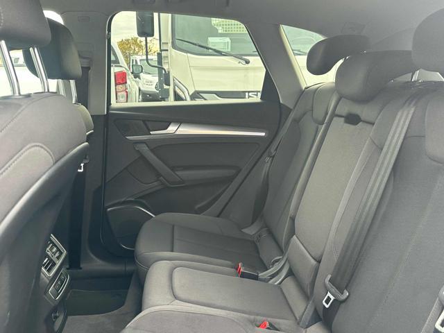 AUDI Q5 40 TDI quattro S tronic Business