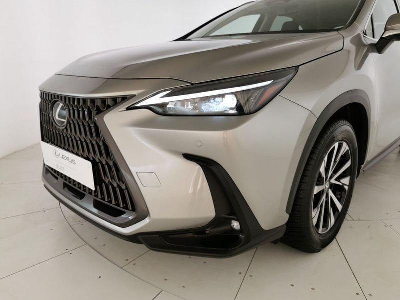 Lexus NX PLUG-IN 4WD PREM NG22