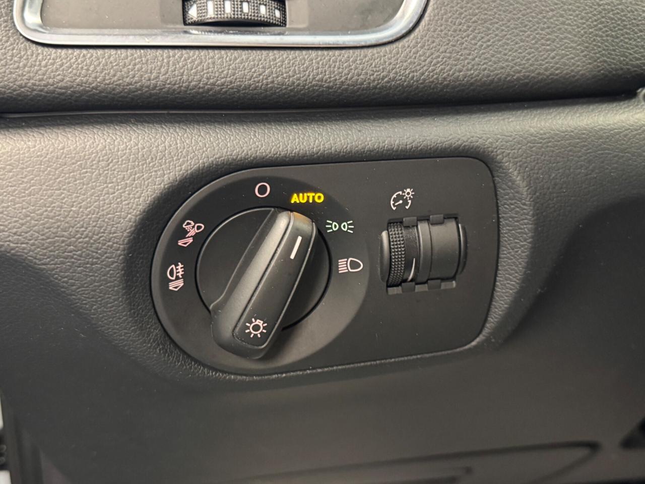 Audi Q3 2.0 TDI 120 CV S-Tronic Sport