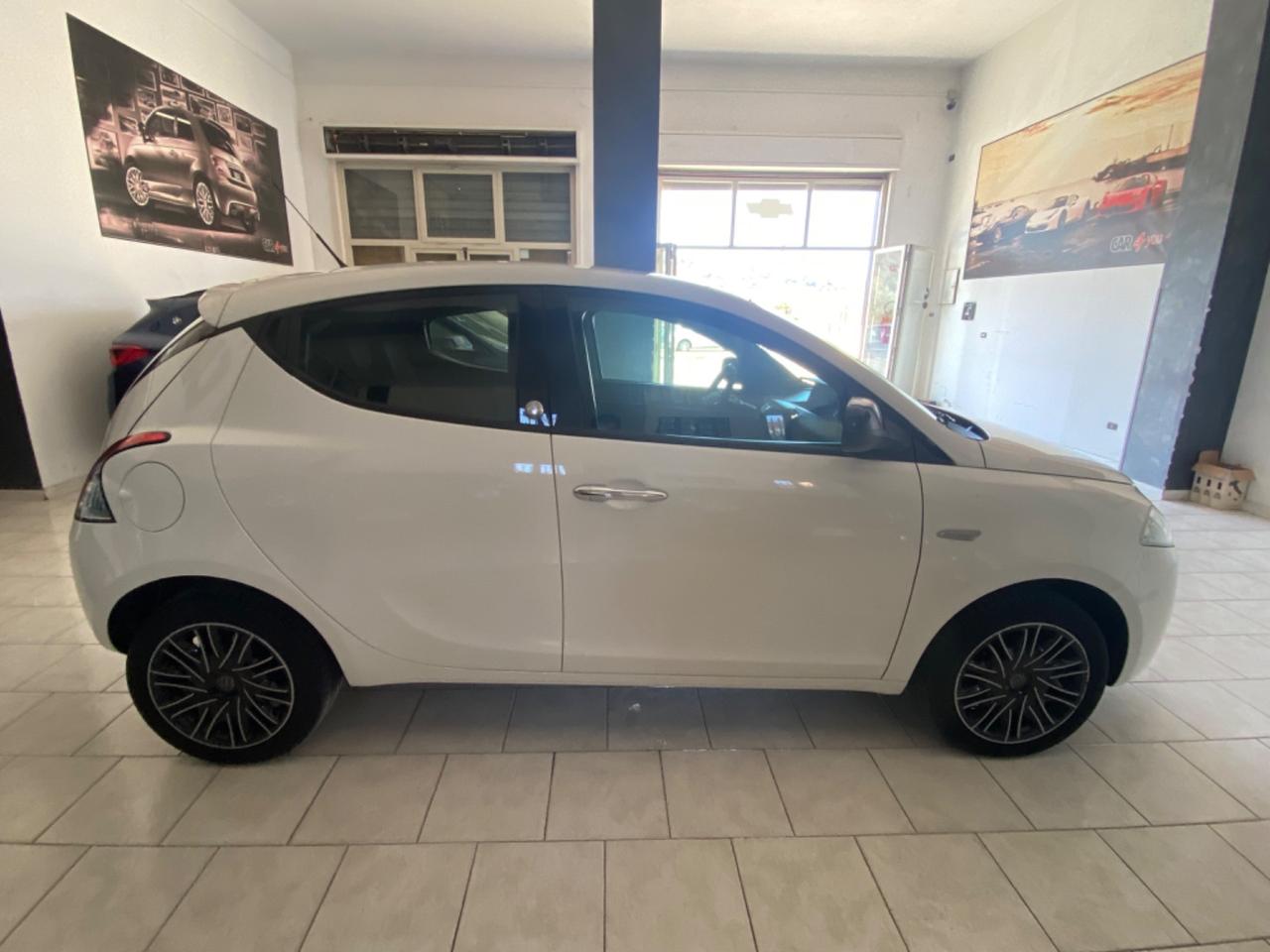 Lancia Ypsilon 1.2 69 CV 5 porte GPL Ecochic Gold