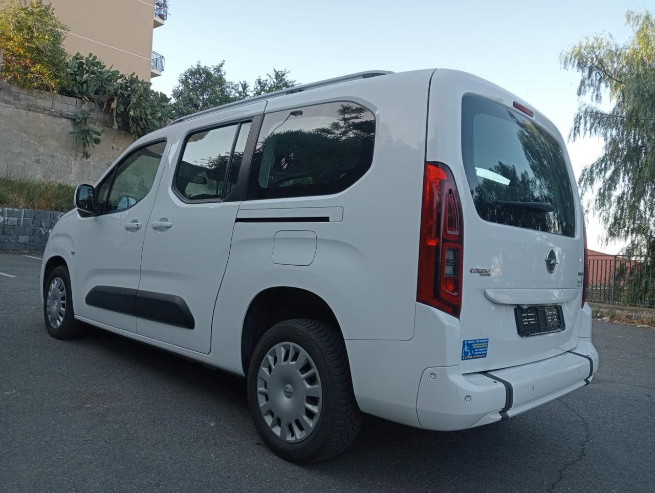 Opel Combo Life Pianale ribassato con rampa disabili in carrozzina