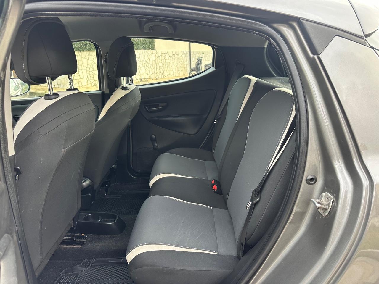 Lancia Ypsilon 1.2 69 CV 5 porte Gold