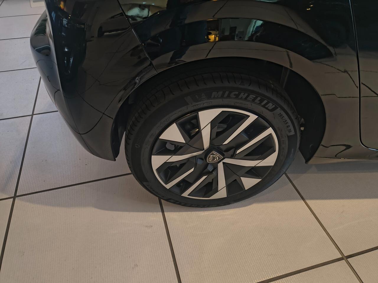 Peugeot 208 Hybrid 110 e-DCS6 Business