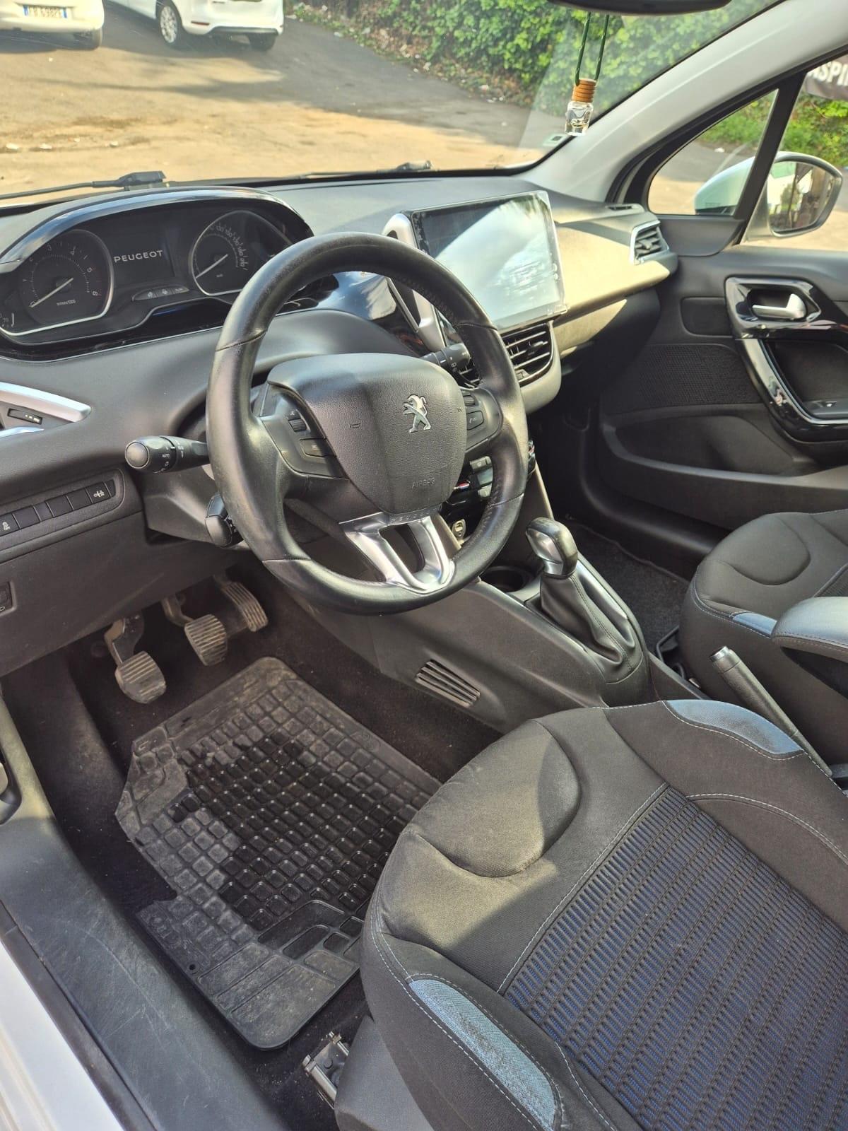 Peugeot 208 1.4 HDi 68 CV 5 porte Allure