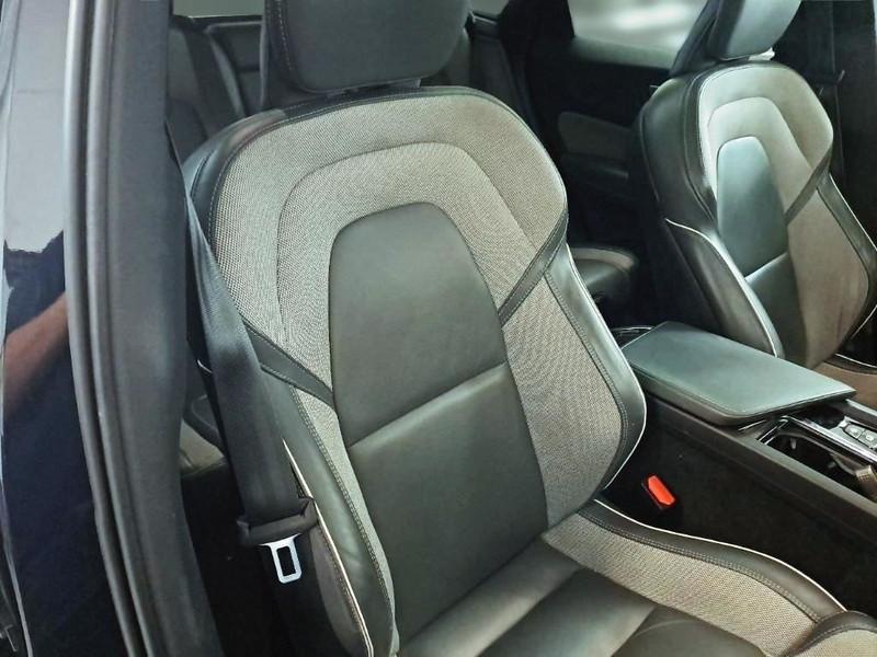 VOLVO XC60 B4 D AUTOMATICO R-DESIGN SUV