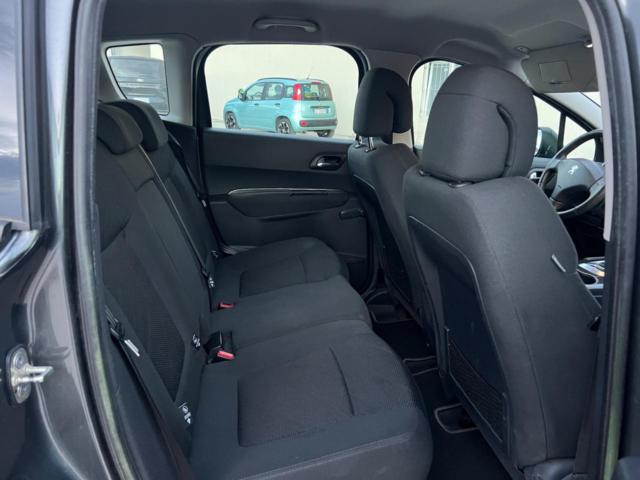 Peugeot 3008 1.6 HDi 112CV Active 2012