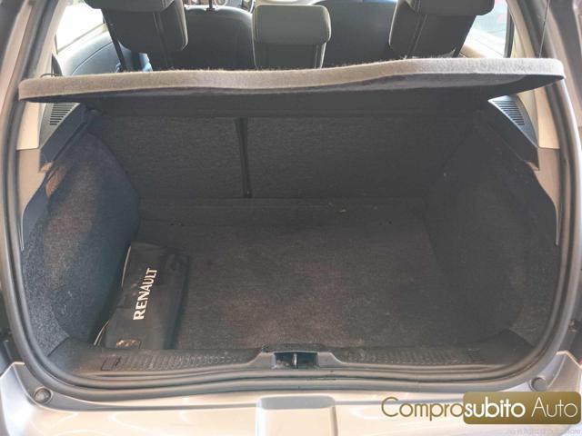 RENAULT Clio 1.2 16V 5 porte Confort