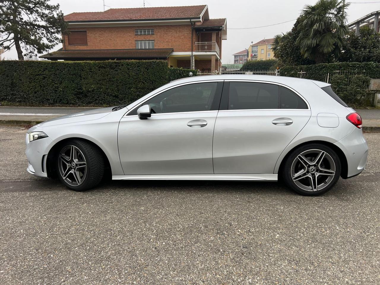 Mercedes-Benz A 180 Premium A 180 D